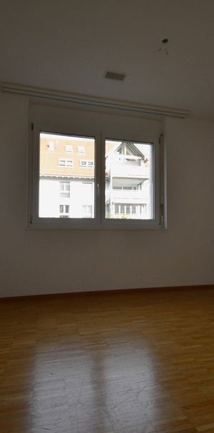 4.5-Attikawohnung in Kloten zu vermieten - Photo 1