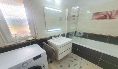 Inchiriere apartament 2 camere parcare subterana mobilat si utilat lux zona Coresi - Photo 4