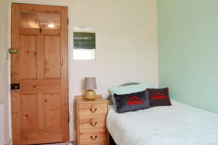 Welford Road (4 bed) - Photo 2