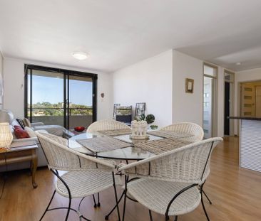 Elevated Living with Panoramic Mosman Park Views - Photo 4