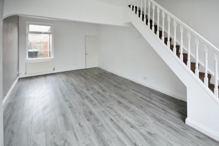2 bedroom terraced house to rent - Photo 2