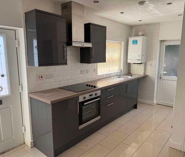 Flat, Tuttle Hill, Nuneaton, CV10 - Photo 2