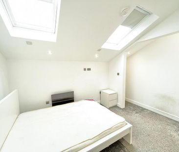 1 bedroom in a flat share to rent - Photo 4