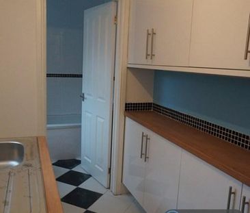 2 bedroom terraced house to rent - Photo 6