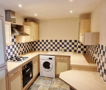 2 bedroom flat to rent The Piazza, Sovereign Harbour South - Photo 3