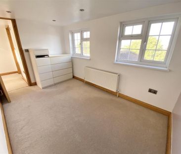 5 bedroom end of terrace house to rent - Photo 4