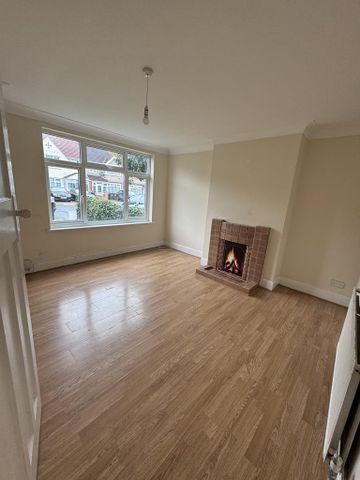 4 bedroom semi-detached house to rent - Photo 2