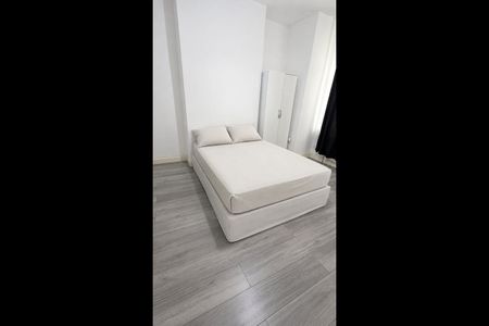 Room in a Shared House, Eversleigh Road, E6 - Photo 3