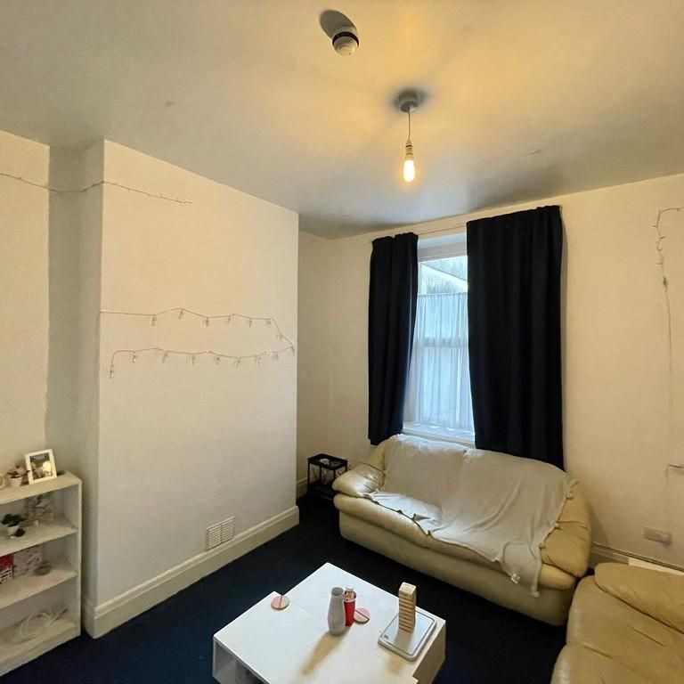 5 bedroom house share to rent - Photo 1