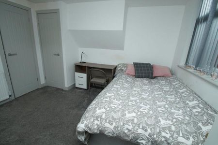 8 bedroom house to rent - Photo 3