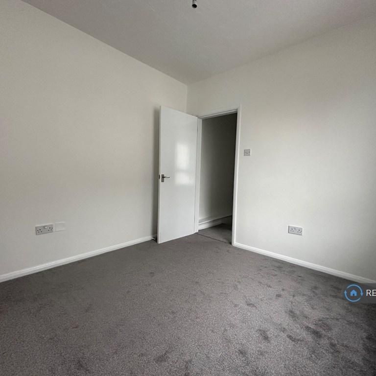 2 bedroom maisonette to rent - Photo 1