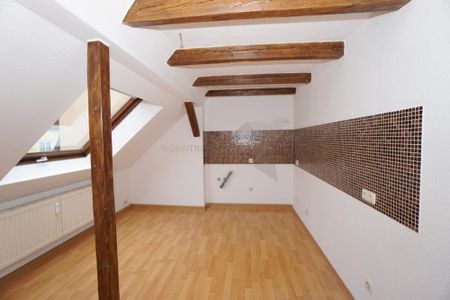 Romantische Dachgeschoss-Wohnung mit Sichtbalken - Photo 3