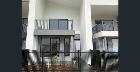 Nearly new property in prime Location - Photo 2