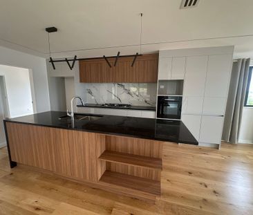 Brand new family home - Photo 3