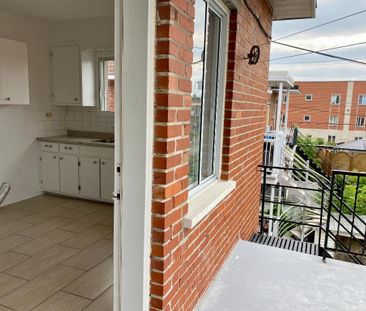 Spacious 3 ½ MTL-North : renovated & well-maintained, 2nd floor - Photo 4