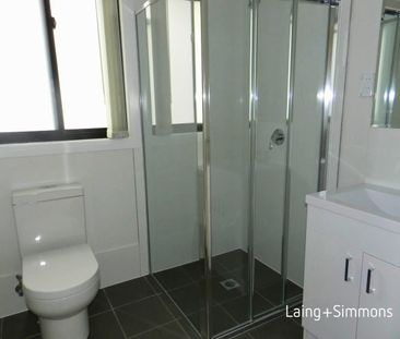 Comfortable granny flat in convenient location - Photo 5