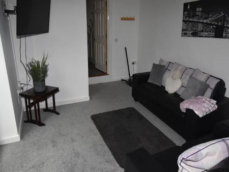5 bedroom house to rent - Photo 2