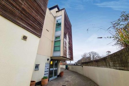 Charleville Mews, Isleworth, TW7 - Photo 2