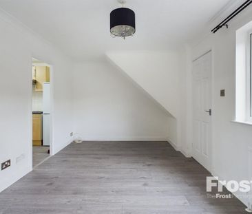 2 bedroom terraced house to rent - Photo 2