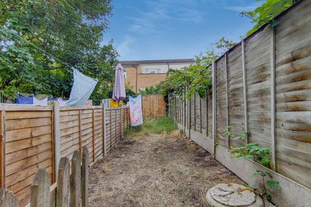 2 bedroom ground floor flat to rent - Photo 5