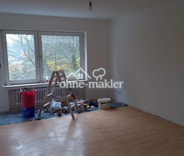Helle, sanierte 4-ZKBWC mit Balkon, neuer Küche & Stellplatz – 83 m... - Photo 1