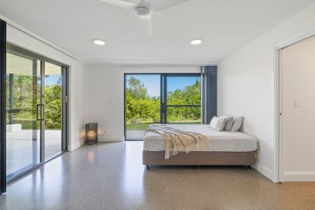 Luxury Coastal Sanctuary with Panoramic Ocean Views - Photo 5