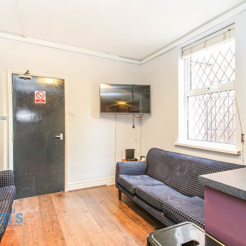 1 bed Mid Terraced House for Rent - Photo 1