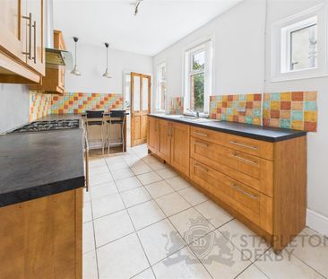 3 Bedroom Terraced House for Rent - Photo 5