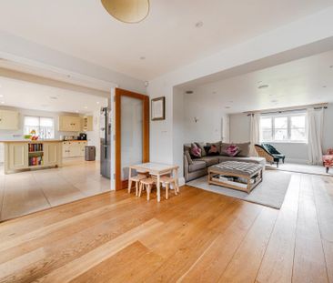 5 bedroom detached house to rent - Photo 2