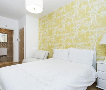2 Bed Flat, Bartholomew Close, EC1A - Photo 2