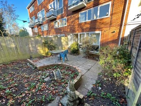 5 bed maisonette to rent in Farlington Place, London, SW15 - Photo 4