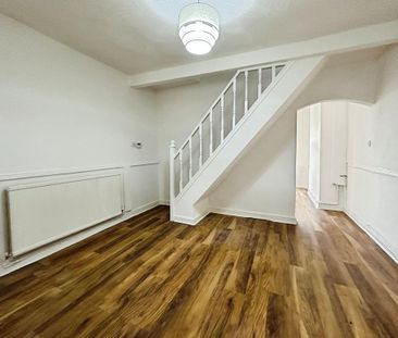 2 bedroom end of terrace house to rent - Photo 1