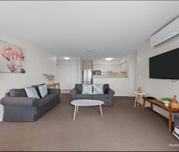 River front spacious two bedroom apartment in a well presented complex with great facilities! - Photo 1