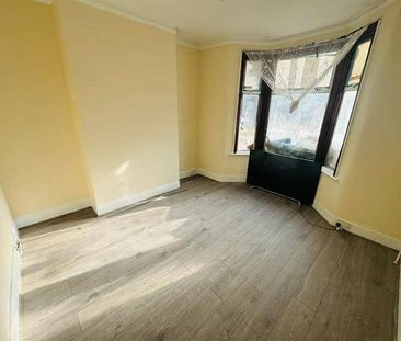 Ratcliff Road, London, E7 - Photo 3