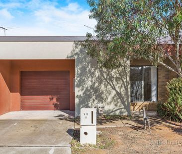 2/19 Larson Avenue, Tarneit - Photo 3