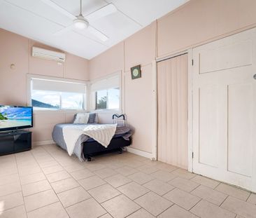 Three Bedroom Family Home - Photo 1