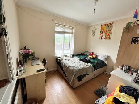 5 bedroom semi-detached house to rent - Photo 5