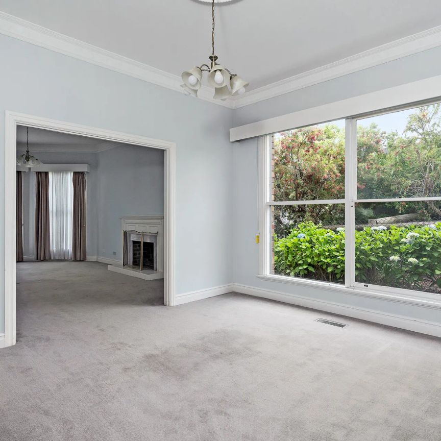 Spacious 3-Bedroom Home with Bay Views - Photo 1