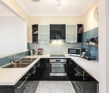 Private Sanctuary Moments from the Beach - Photo 3