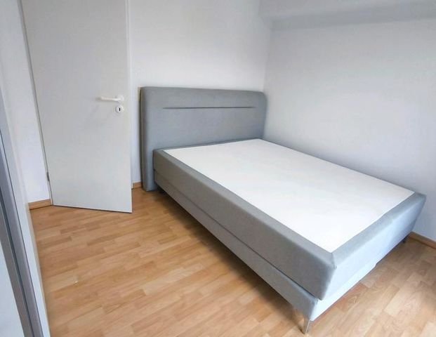 Moderne, möblierte 2-Zimmer-Wohnung in Düsseldorf, Roßstraße 98 - Photo 1