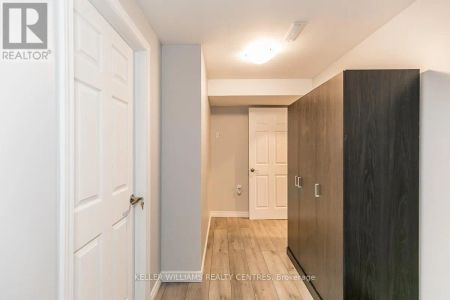 1381 HUNTER STREET - Photo 4