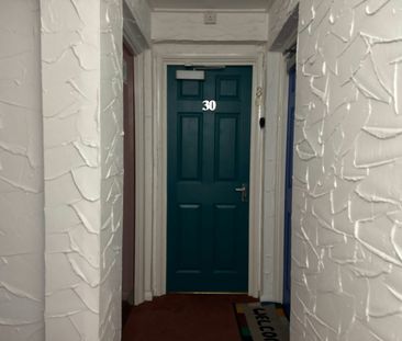 Flat to rent on - Photo 6