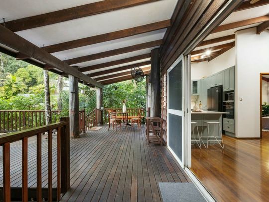 PICTURESQUE SURROUNDS!!! - Photo 1