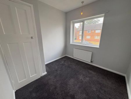 3 bedroom semi-detached house to rent - Photo 4
