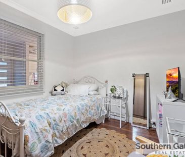 CHARMING SUBURBAN HOME - Photo 3