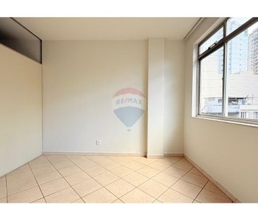 Apartamento quarto e sala para locação no Centro de Juiz de Fora - Foto 1