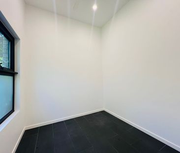 Modern 2-Bedroom Townhouse + Study/Office in Prime Forest Hill Loca... - Photo 1