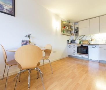 1 bedroom flat to rent - Photo 3