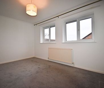 Webb Close, Chineham - Photo 2