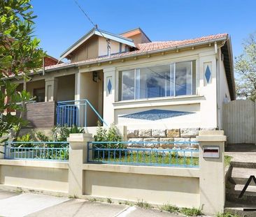Two Bedroom Home in Ultra Convenient Location - Photo 5